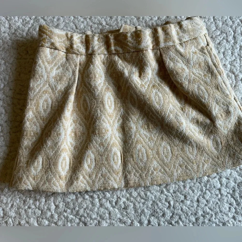Oshkosh Genuine Kids yellow/ivory patterned skirt. 2T